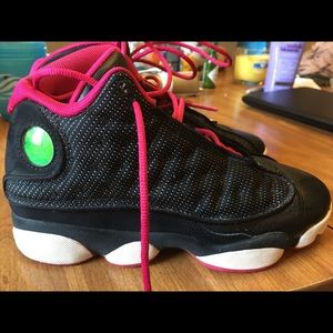 Retro jordan xiii 13 black and cherry volt